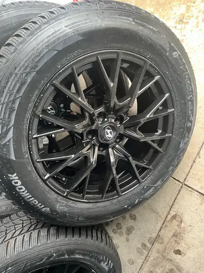Brand new alloy rims with Hankook winter tires plus tpms sensors. Brand new 245/60/18 Fits all Hyund...