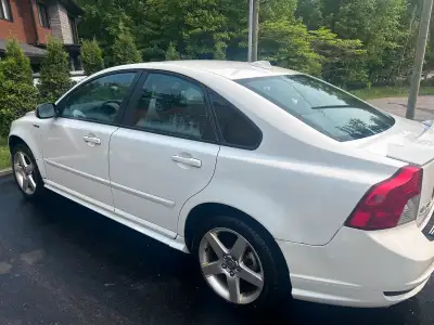 229 HP, manuelle 6 vitesse, pneus neufs, Turbo et transmission changés l’an dernier, coils springs n...