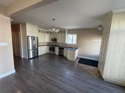 Central AC, Water included, 2 bedrooms, High ceilings, Propane gas fireplace, Hardwood floor, Heated...