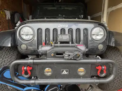 NOT SELLING THE JEEP!!! Selling my very good condition aftermarket front bumper can fit jeep wrangle...