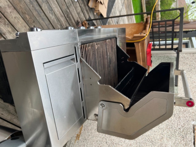 Used Kitchen Aid BBQ Grill BBQs & Outdoor Cooking Ottawa Kijiji