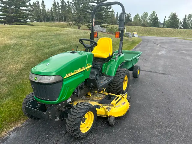 John Deere 2305 tractor62863734550531121