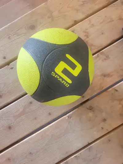 4.4 pound nike sqarq 2 medicine ball