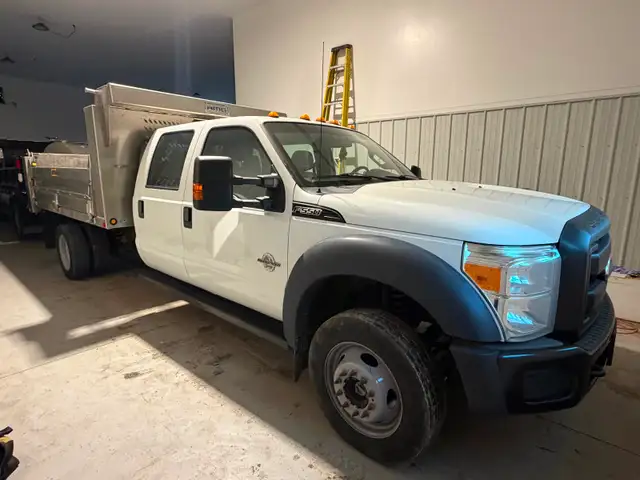 2012 Ford f550 dump truck 4x4 certified! 196,000kms