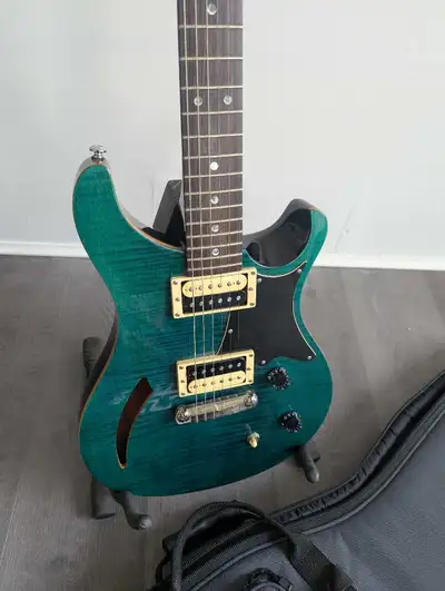 Beautiful PRS SE Custom model guitar and gigbag, View more