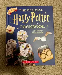 Excellent Condition Official Harry Potter Cookbook: 40+ Recipes 