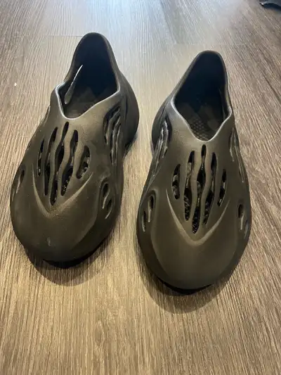 Adidas Yeezy Foam Runner Onyx size 7, View more