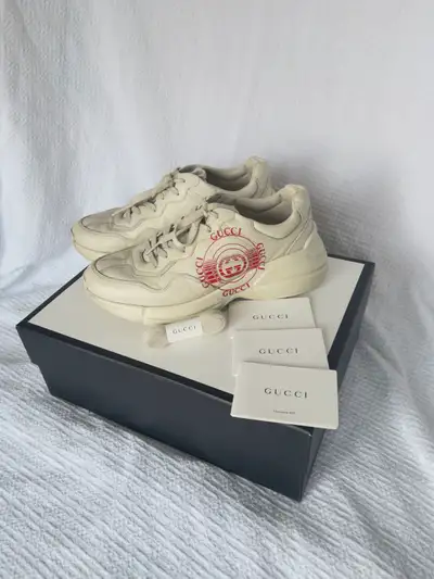 Gucci Rhyton “Interlocking Disk” Ivory/Red Leather Shoes - US 8, View more