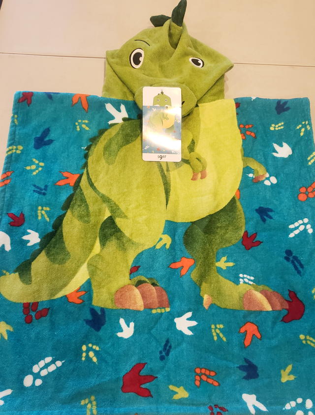 Kids Hooded Towels - Shark Ladybug Astronaut Dino - New in Bathwares in Markham / York Region - Image 5