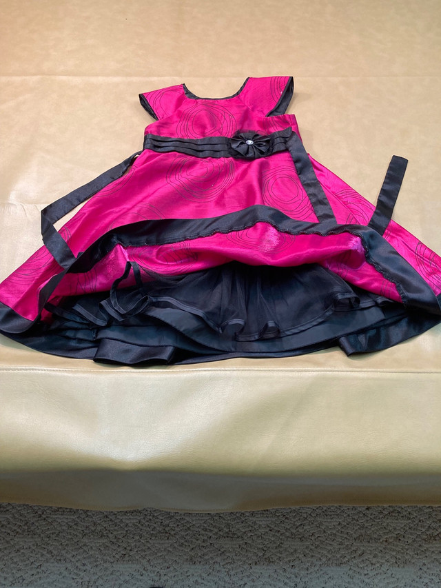 Dresses- size 4 in Clothing - 4T in Strathcona County - Image 3