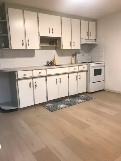 Clean, quiet, quaint 2 bedroom.