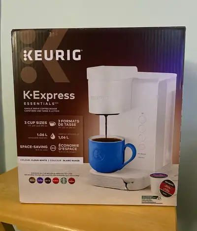 Mint condition in original box. Specifications: * Cup Sizes: 177, 237, and 296 ml * Removable 1.06L...