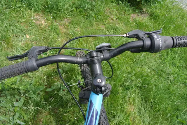NAKAMURA 24" Bike with Shock-Absorbing Suspension, Like New in Road in Ottawa - Image 3