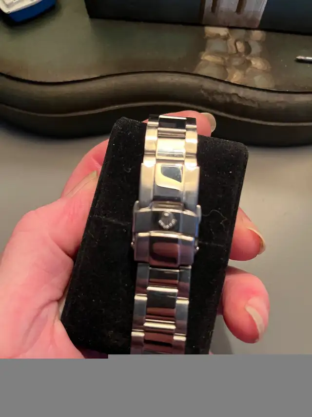 Nice Watch in Jewellery & Watches in London - Image 5