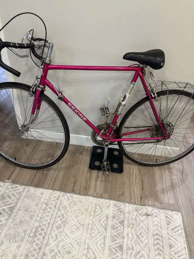 vintage bike in Road in City of Toronto - Image 3