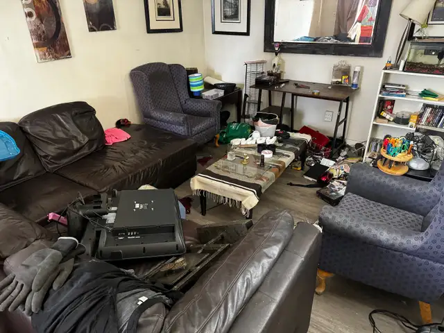 Same day junk removal starting at 40$  780-802-128462864742223873121