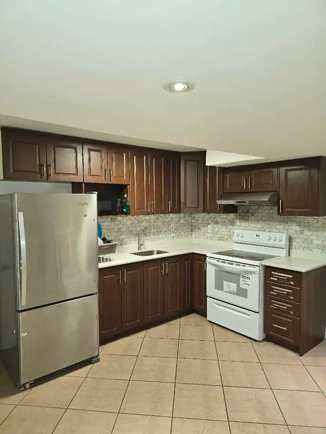 1 bedroom basement apt for rent62865716506115122