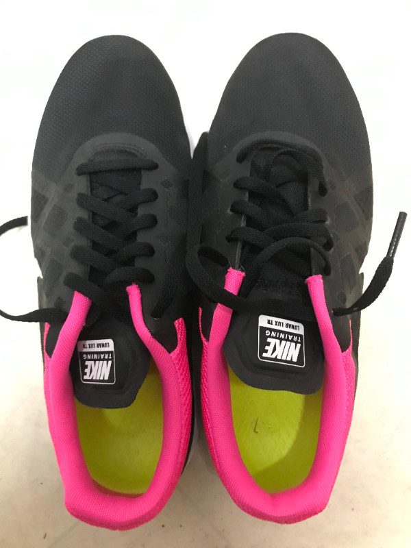 Nike women sneakers, almost new, $25 in Women's - Shoes in Delta/Surrey/Langley