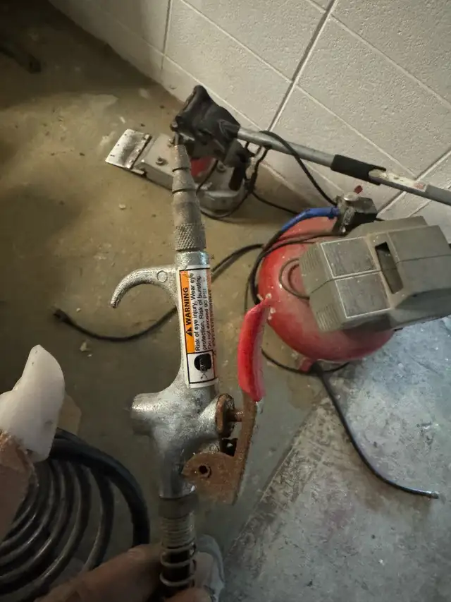 handy man64844380507777121