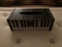 Piano box for Kleenex 