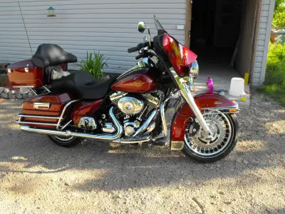 2009 Harley Davidson FLHTC Electra Glide. Excellent condition, one owner, mostly touring miles. New...