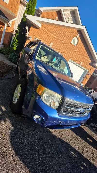 Comes with Brand new tires And lots of new parts in boxes It was my first car, turned into a project...