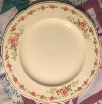 Vintage ALFRED MEAKIN “Rosecliffe” Fine Bone English China Plate