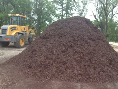 NATURAL MULCH  COLORED MULCH   BROWN   BLACK  RED FAST DELIVERY, View more