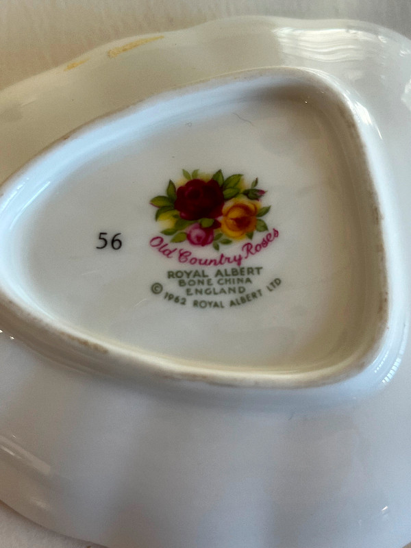 Royal Albert candy dish in Arts & Collectibles in Oshawa / Durham Region - Image 3