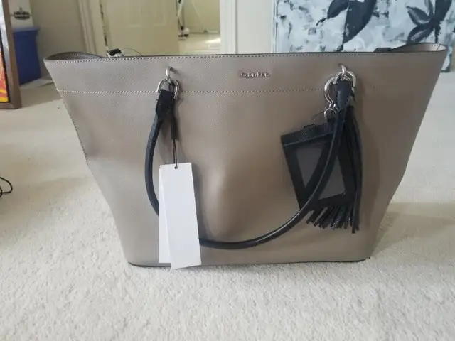 Brand new Calvin Klein large tote bag in Women's - Bags & Wallets in Markham / York Region - Image 3