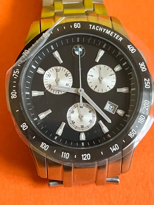 Genuine BMW Men's Watch (Never Worn, in Original Box) in Jewellery & Watches in Delta/Surrey/Langley - Image 2