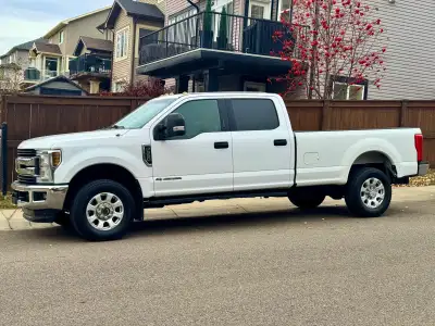 6.7 L diesel. 243,700 km. 8 foot box. Class five hitch. Mechanically sound, No codes. Brand new tire...