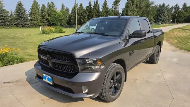 2023 Ram 1500 Classic - 37000 KMs - Winter Tires Incl.