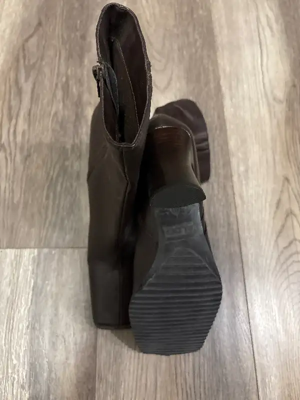 Aldo Women’s Dress Boots in Women's - Shoes in Calgary - Image 3