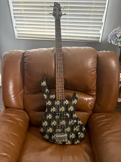Bass Guitar / WASHBURN Bantam Series XB102 , View more