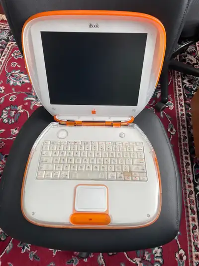 Mac Clamshell iBook G3, View more