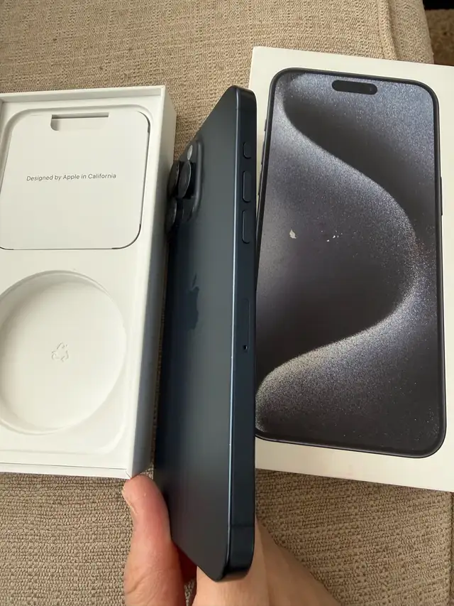 iPhone 15Pro Max, Blue Titanium, 256 GB in Cell Phones in Kitchener / Waterloo - Image 4