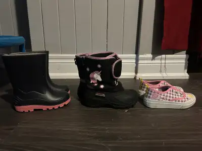 Toddler shoes size 8-9, View more