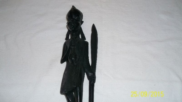 Antiquité :  statuettes africaines    $ 10 chaque dans Art et objets de collection  à Laval/Rive Nord - Image 2