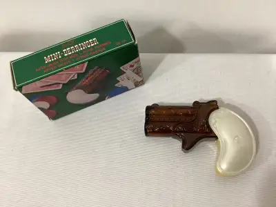 (IN ORIGINAL BOX) Amber glass decanter is empty but in excellent condition (SEE PHOTOS). Remove hand...