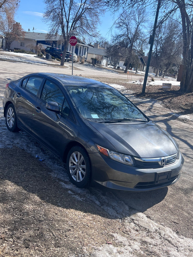 2012 Honda Civic with only 108k km SAFETIED SUNROOF in Cars & Trucks in Winnipeg - Image 3