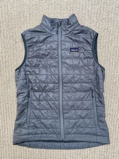 Patagonia nano puff vest men’s XS, View more