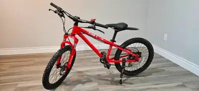 20" Kid's bicycle for ages 6 to 9 years old. Bought from MEC in Ottawa and kept in excellent conditi...