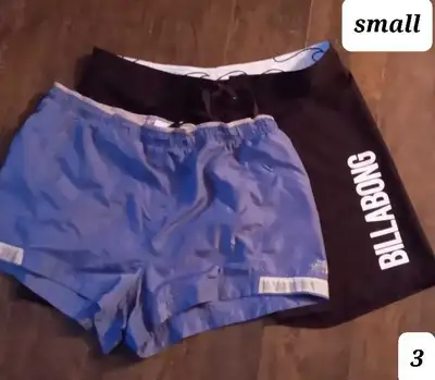 Lot de short NORTH FACE ET BILLABONG SMALL POUR FEMME , View more