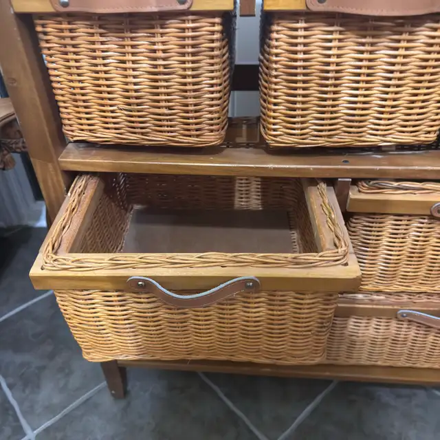 Wicker storage with baskets428495622531993602