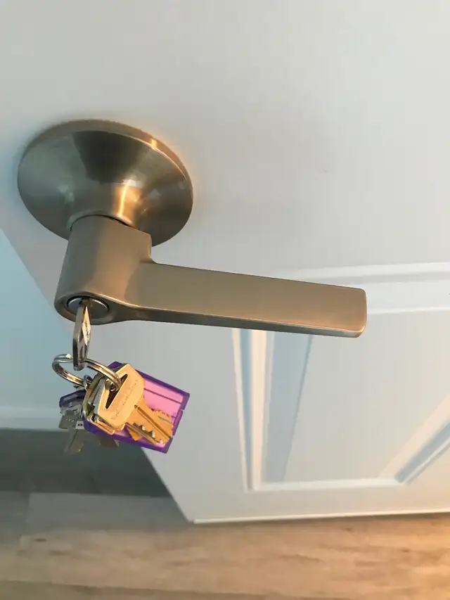 Entry door lock replacement  same day service 514-754-6397585553357508464645