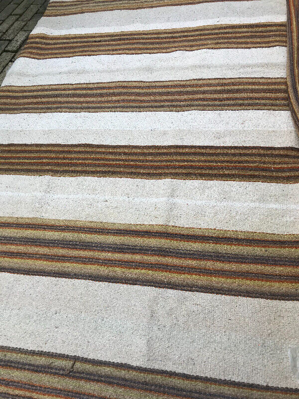 2 CLASSIC  REVERSABLE  MATCHING WOVEN RUGS in Rugs, Carpets & Runners in City of Toronto - Image 2