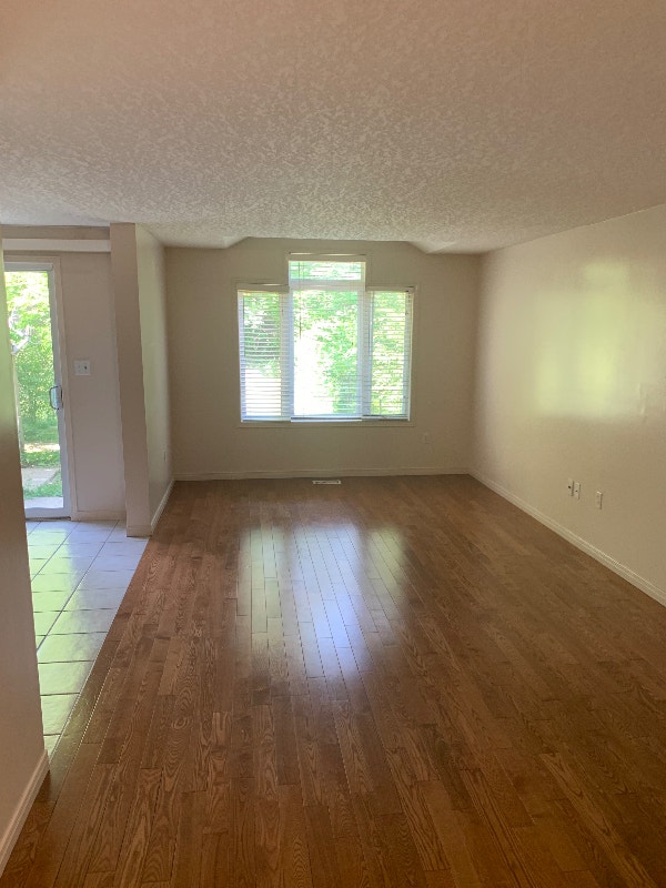 Waterloo townhome for rent Long Term Rentals Kitchener / Waterloo
