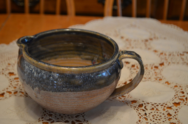 Pottery Mixing Bowl in Arts & Collectibles in Renfrew
