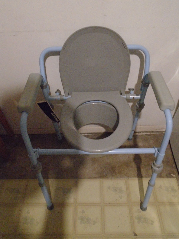 Toilet Commode Health & Special Needs Ottawa Kijiji